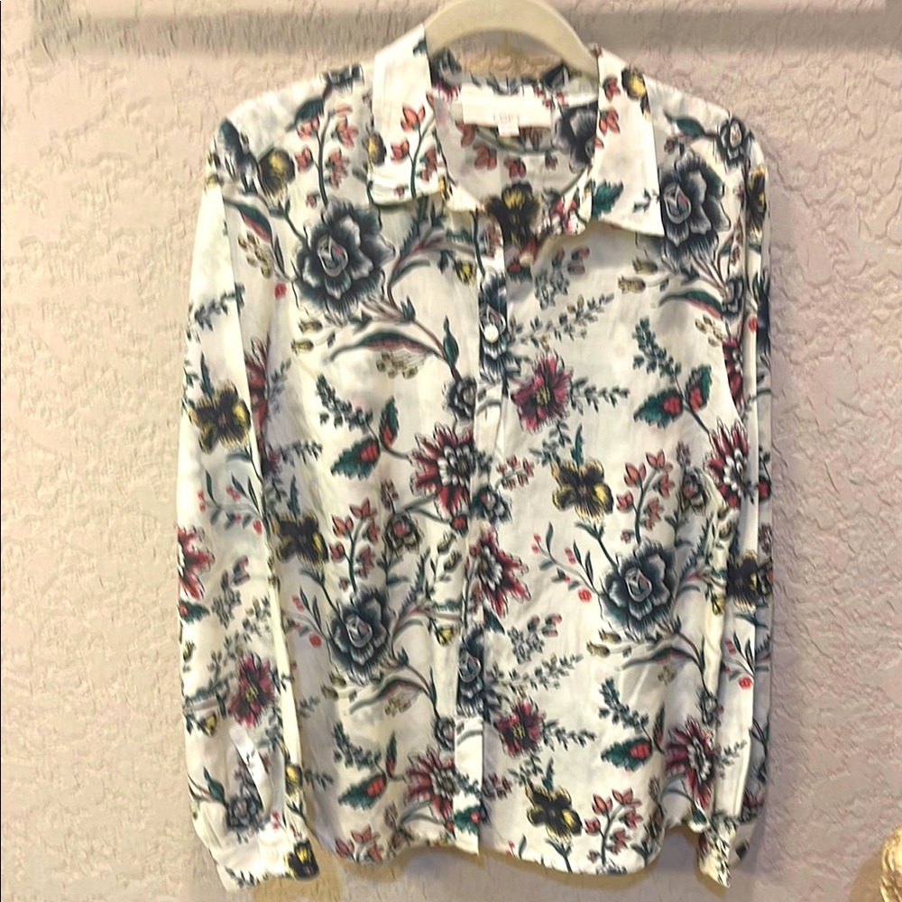Very pretty floral blouse